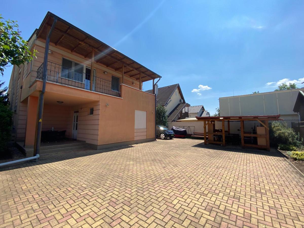 Gabi Lux Apartman Apartment Hajduszoboszlo Luaran gambar