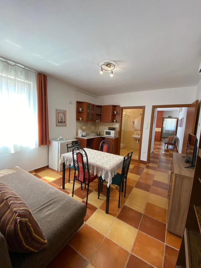 Gabi Lux Apartman Apartment Hajduszoboszlo Luaran gambar